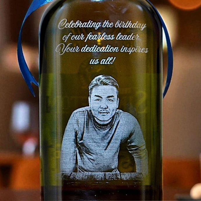 Photo engraving on bottle